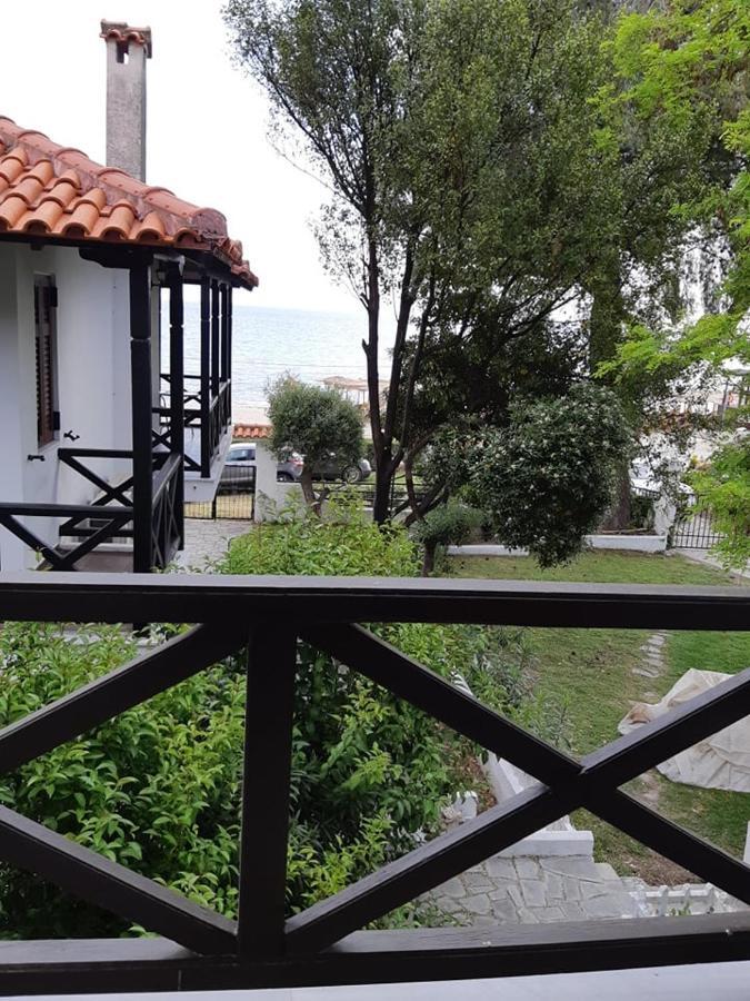 Sofia'S Pearl Beachfront Maisonette Nea Kallikrateia Экстерьер фото